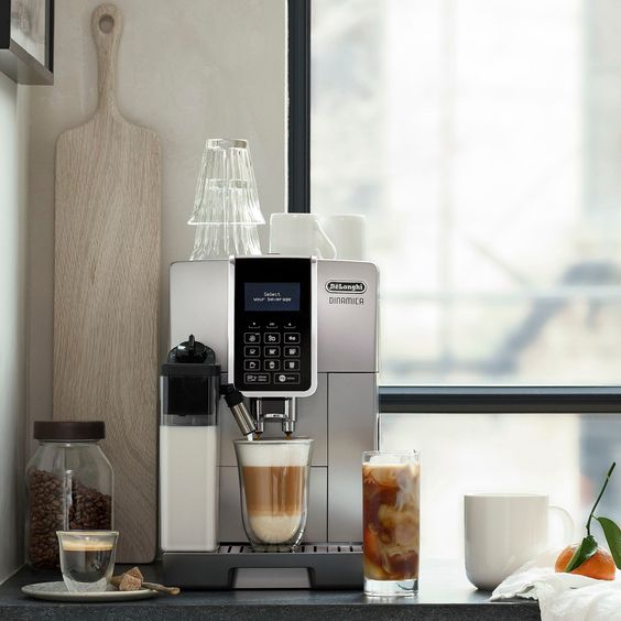 Je rajoute une machine expresso à grains pour mon petit déjeuner : Delonghi ou équivalent